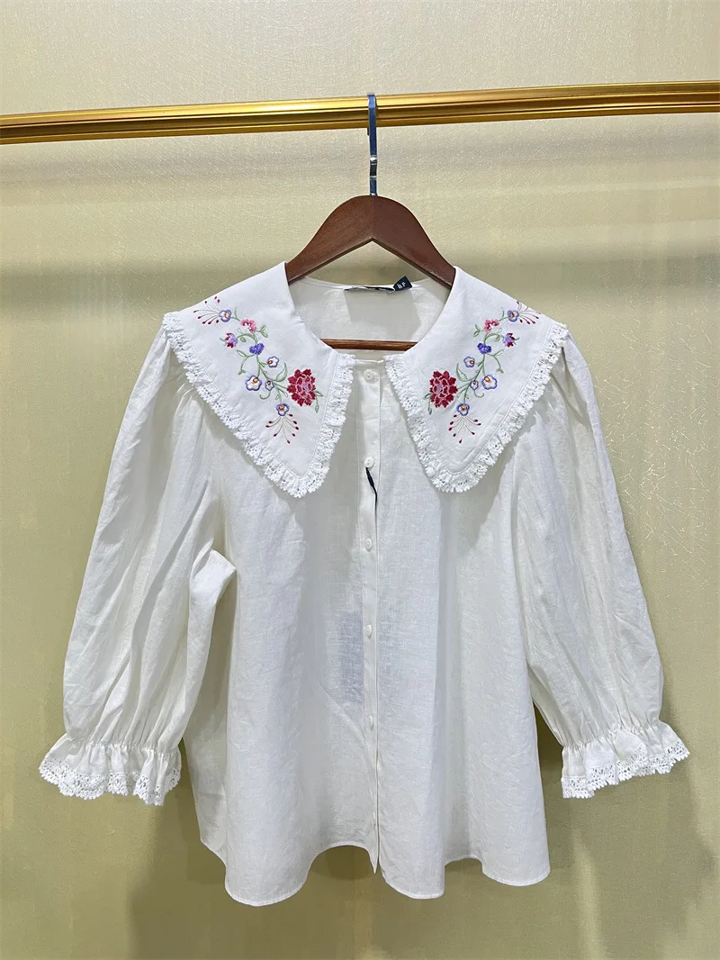 

Women Peter Pan Collar Shirt 2022 New Early Spring Flower Embroidery White Single-Breasted Three Quarter Female Chemise Blouse