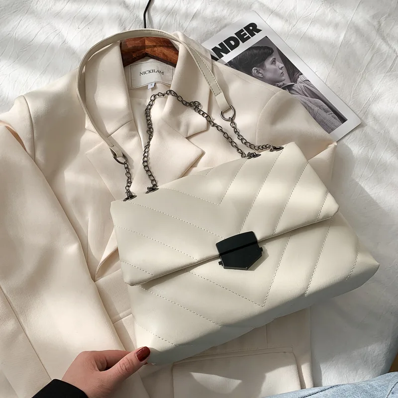 

2021 New Embroidered Fashion Women's Versatile Shoulder Bag Joker Chain Messenger Bag Satchels Handbag Hobos Famous Designer