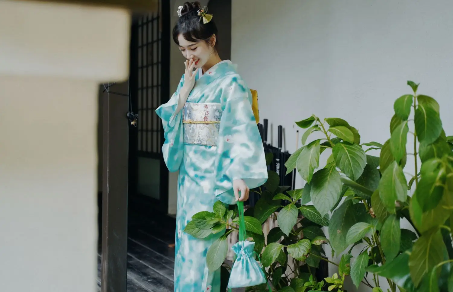 Женское кимоно в японском стиле SELLWORLDER длинное платье с принтом виде листьев