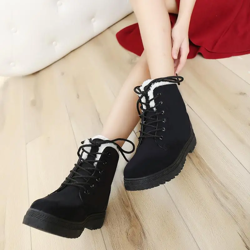 

2021Winter Ladies Snow Boots Cotton Shoes Plus Velvet Non-slip Warmth Female Casual Shoes Fashion Short Boots Designer Slides
