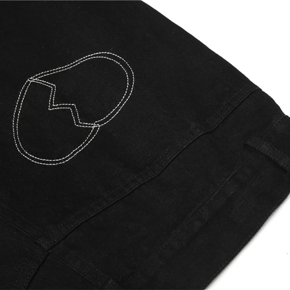 2021 Dark Streetwear Heart Patch Embroidery Cotton Men Straight Jeans Trousers Hip Hop Black Denim Pants Elegant Vetement Homme