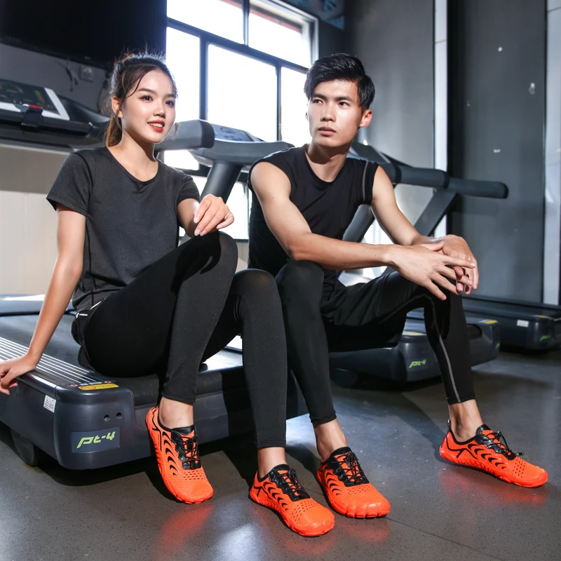 

New couple beach wading shoes, fitness shoes, quick-drying shoes, water sports shoes, yoga shoes, lightweight hiking shoes