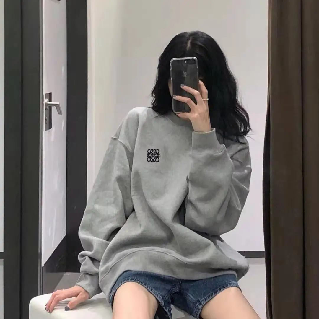 

Spring and autumn fashion chest logo luoyiwei round collar sweater loose casual jacket men and women fashion matching undershirt