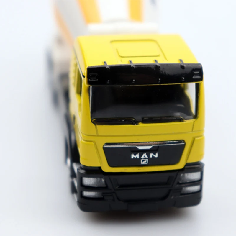 1:32 Diecast Toy Car Engineering Toy Truck High Simulation Toy Car Cement Truck Body Can Be Rotated Toy Car For Children's Gift