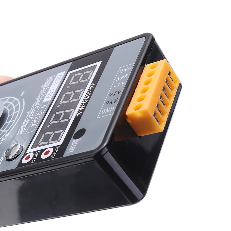 

Analog 0-5V 0-10V 4-20mA Signal Generator with Rechargeable Battery Pocket Adjustable Voltage Current Simulator LB01G Calibrator