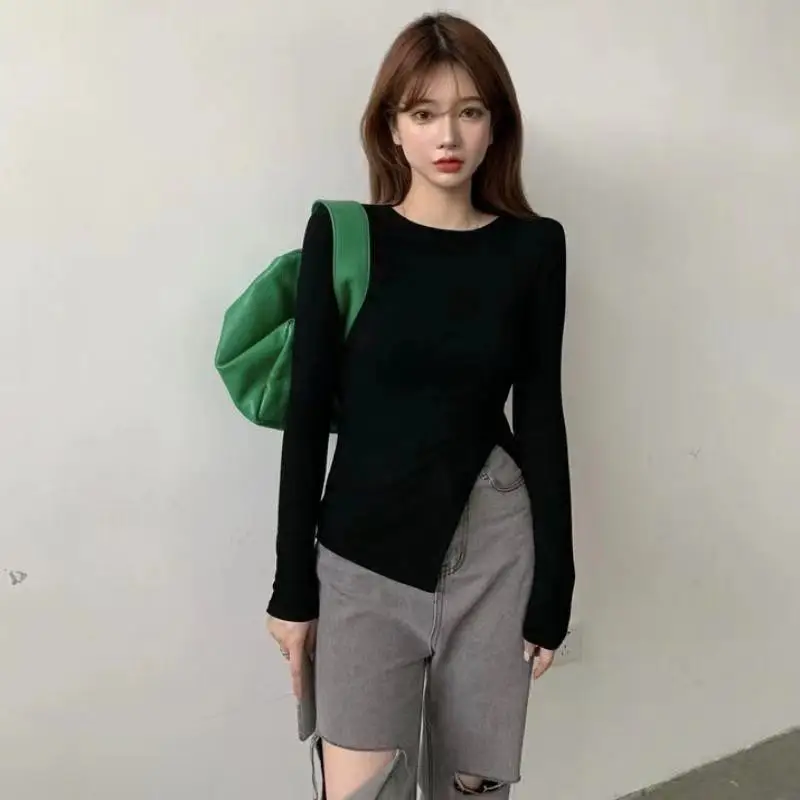 

2021 spring and autumn new irregular base shirt for women's thin temperament