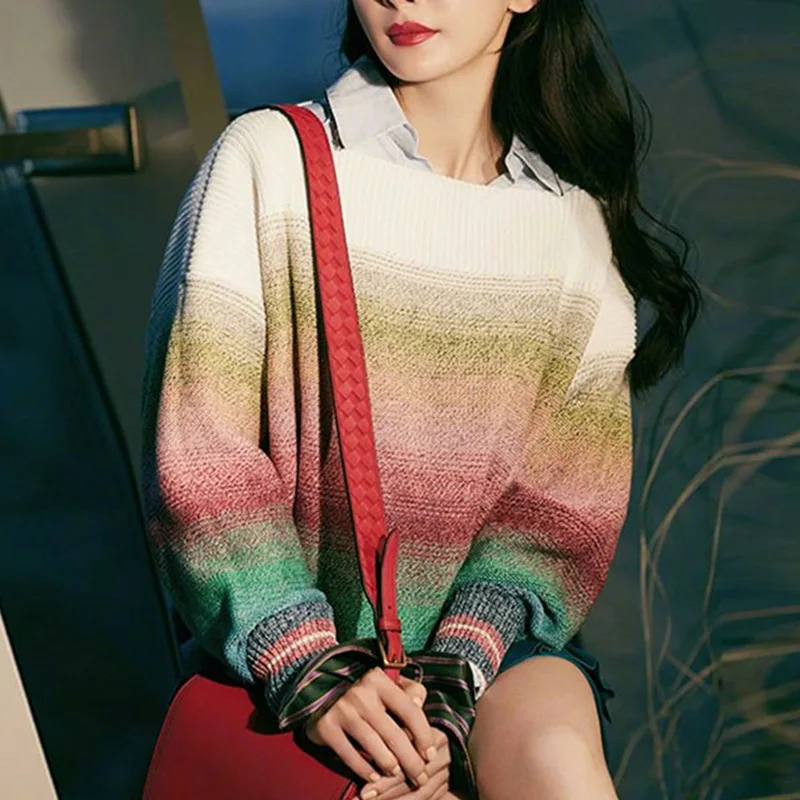 Женский полосатый пуловер с воротником-лодочкой разноцветный Радужный джемпер