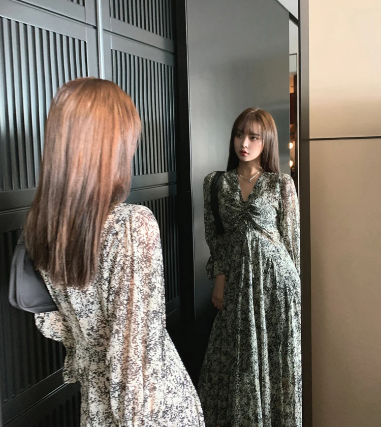 

Qeils Women Autumn Elegant Dot Print Long Sleeve Casual Korean Holiday Beach Style Chiffon Pleated Midi Vestidos Female Dresses