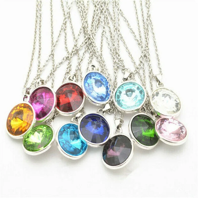 

Потрясающее женское серебряное ожерелье с круглой подвеской с кристаллами