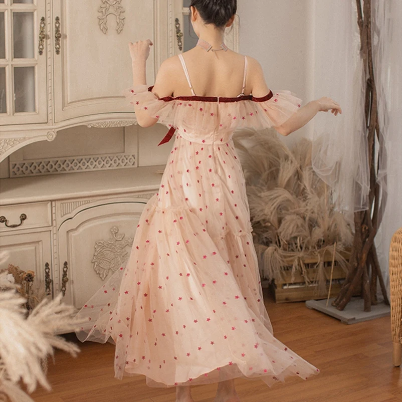 

2021 Fashion The New Word Collar Suspenders Strapless Embroidery Star Gauze Dress Free Shipping