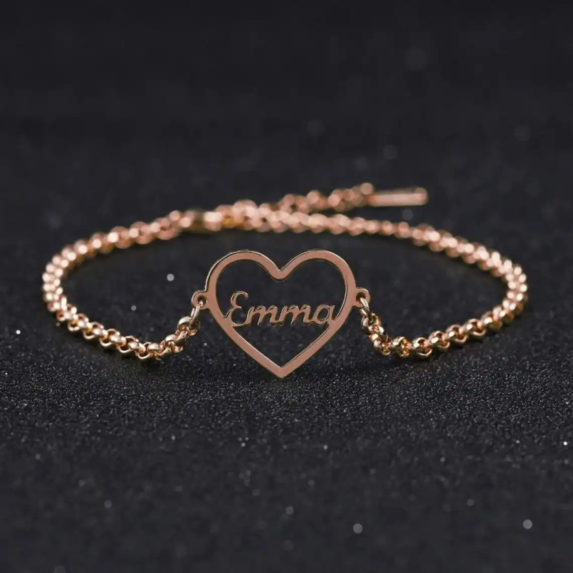 

Personalized Name Bracelet Custom Heart Charm Bracelet Fashion Stainless Steel Hollow Name Souvenir Adjusted Jewelry Men Women
