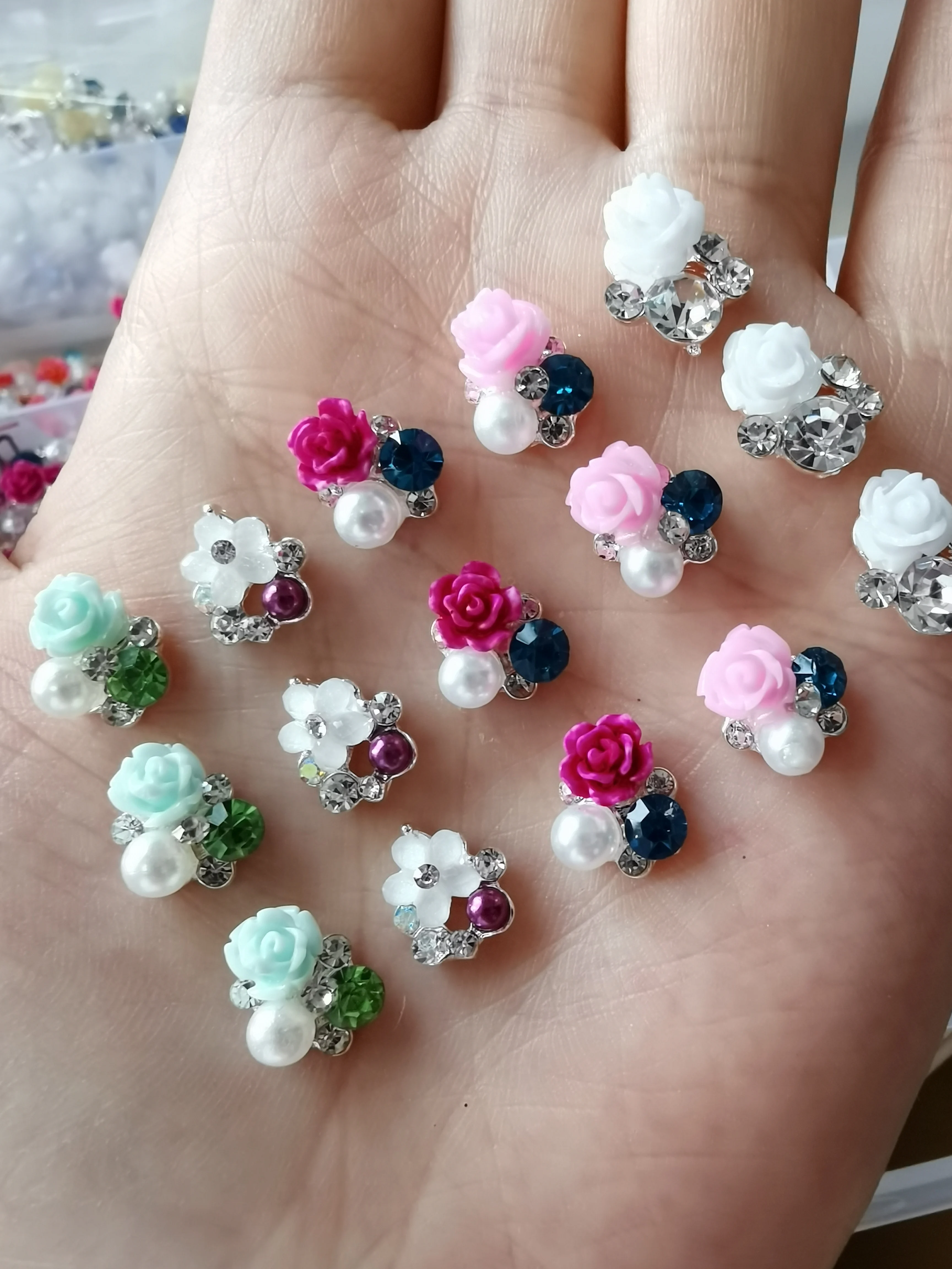 10 шт./лот 15 стилей на выбор Большой жемчуг для ногтей цветы из смолы стразы