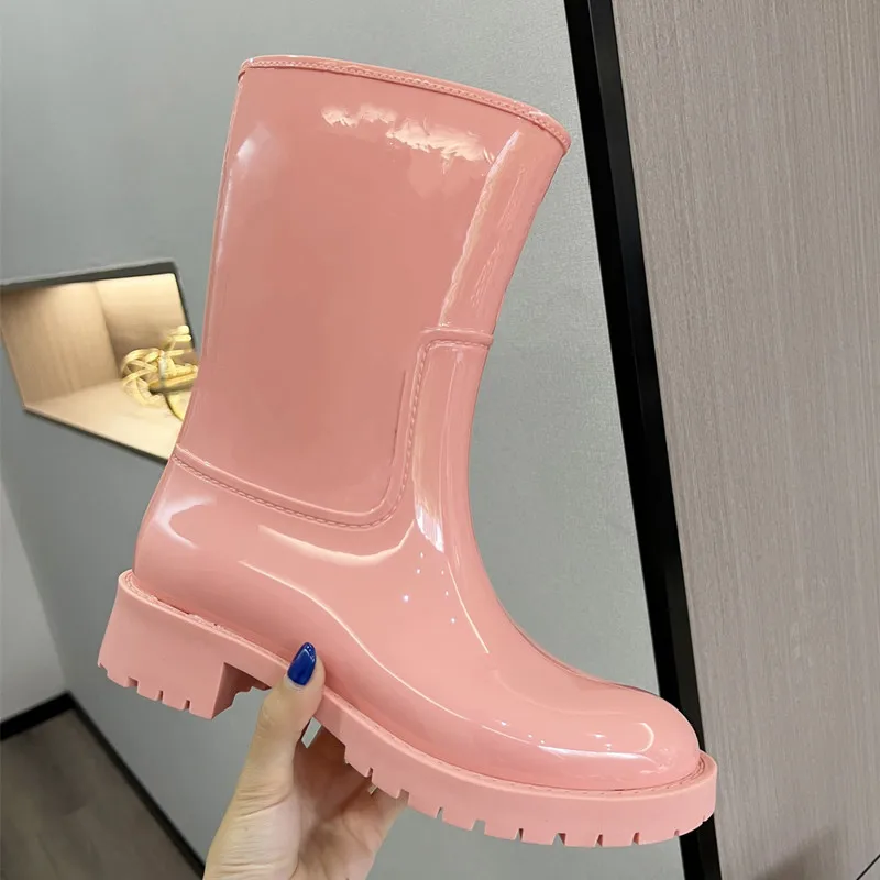 

New Solid Woman Boots Genuine Leather Boots Straight Chelsea Shoes Women Slip On Shoes Fashion Waterproof Ladies Boots Hot Sale