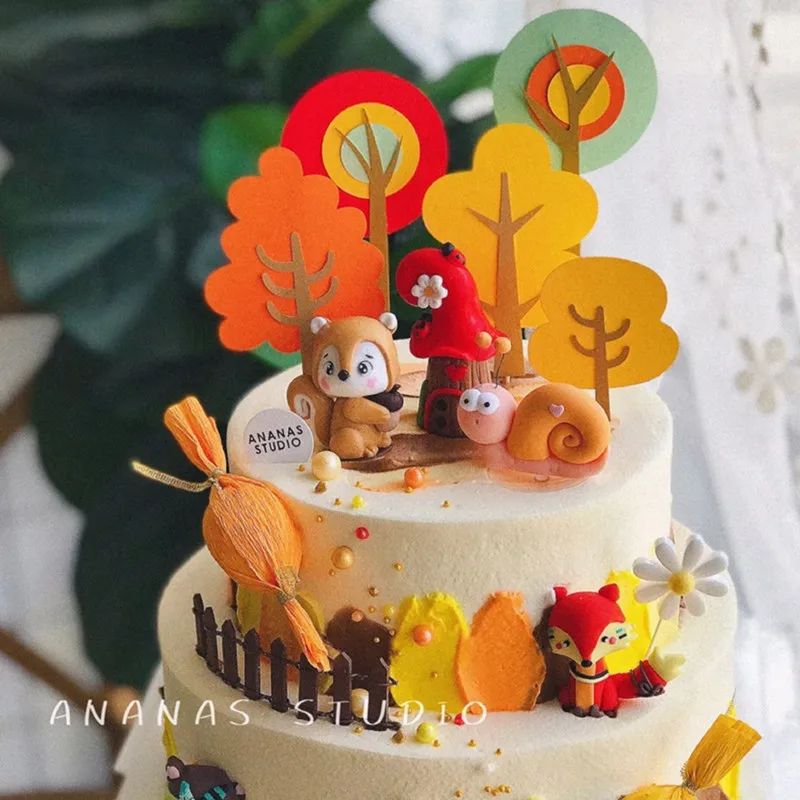 Вертушка для торта в виде животных желтая обезьяна лев осенняя карточка с лесом