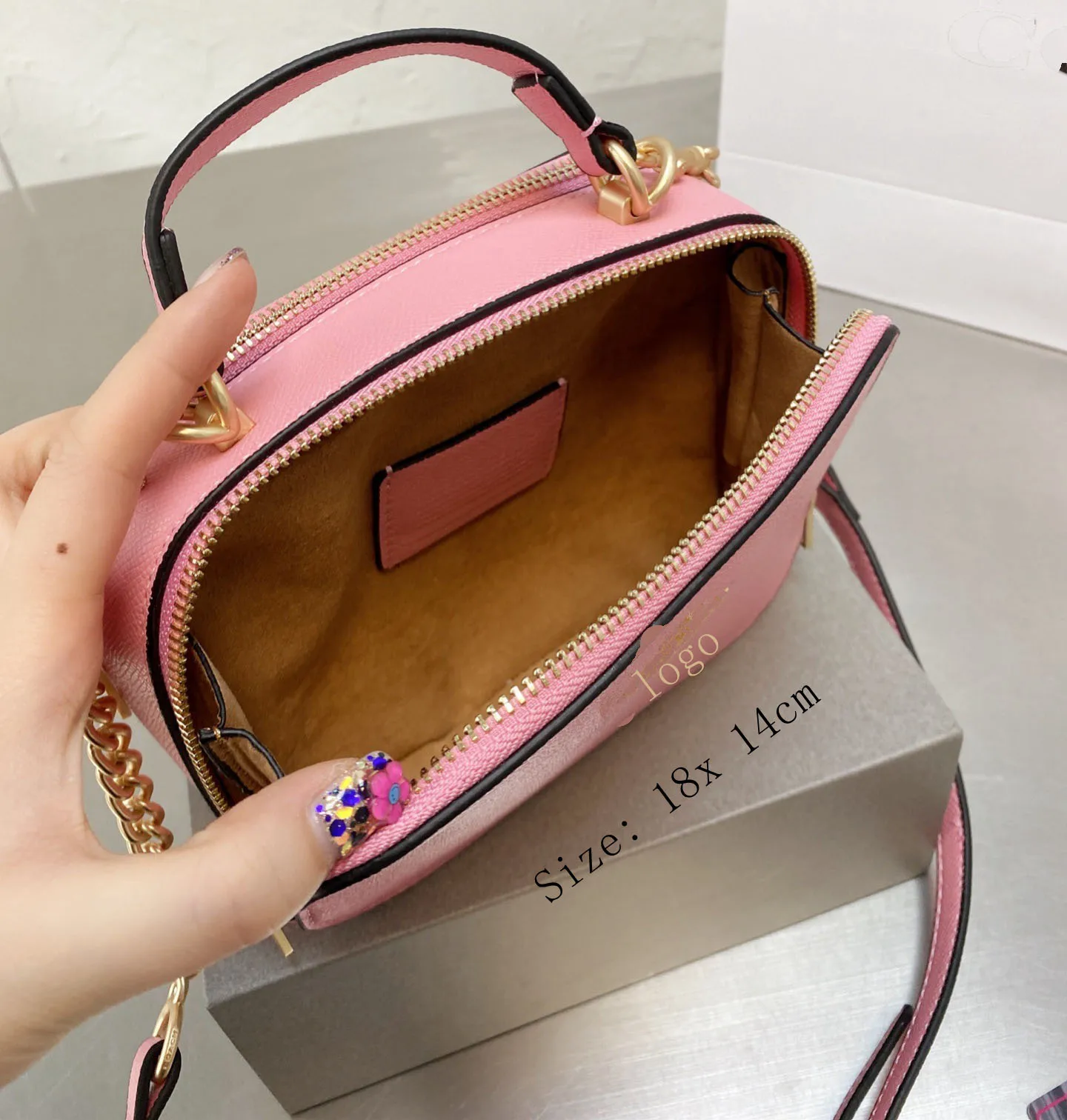 

Unique designer small square bag, high-quality handbag, versatile and versatile one-shoulder messenger bag in 6 colors