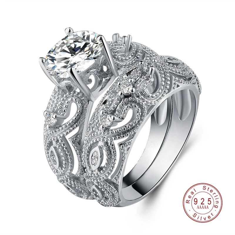 Женское кольцо для влюбленных белое с камнями из фианита серебряного цвета