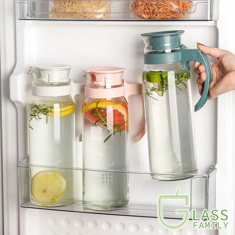 

GF Glass Water Pitcher with Lid and Handle Heat Resistant Glass Carafe Pitcher for Tea,Juice,Milk,Cold Hot Beverage dispenser