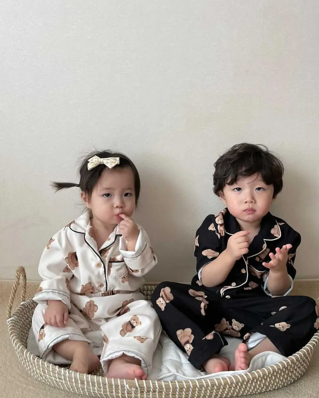 

Весенняя Пижама для малышей, новый стиль, летняя одежда для сна с медведем для маленьких девочек, одежда, хлопковый мультяшный спортивный ко...