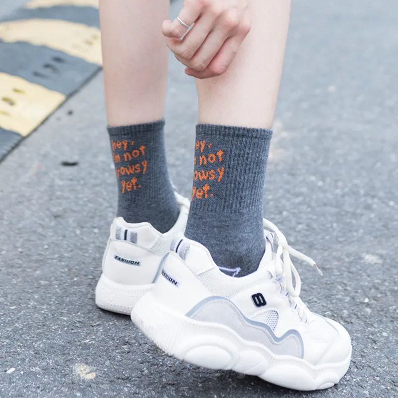 Женские забавные носки Halajuku напечатанное слова креативные на каблуках уличные в