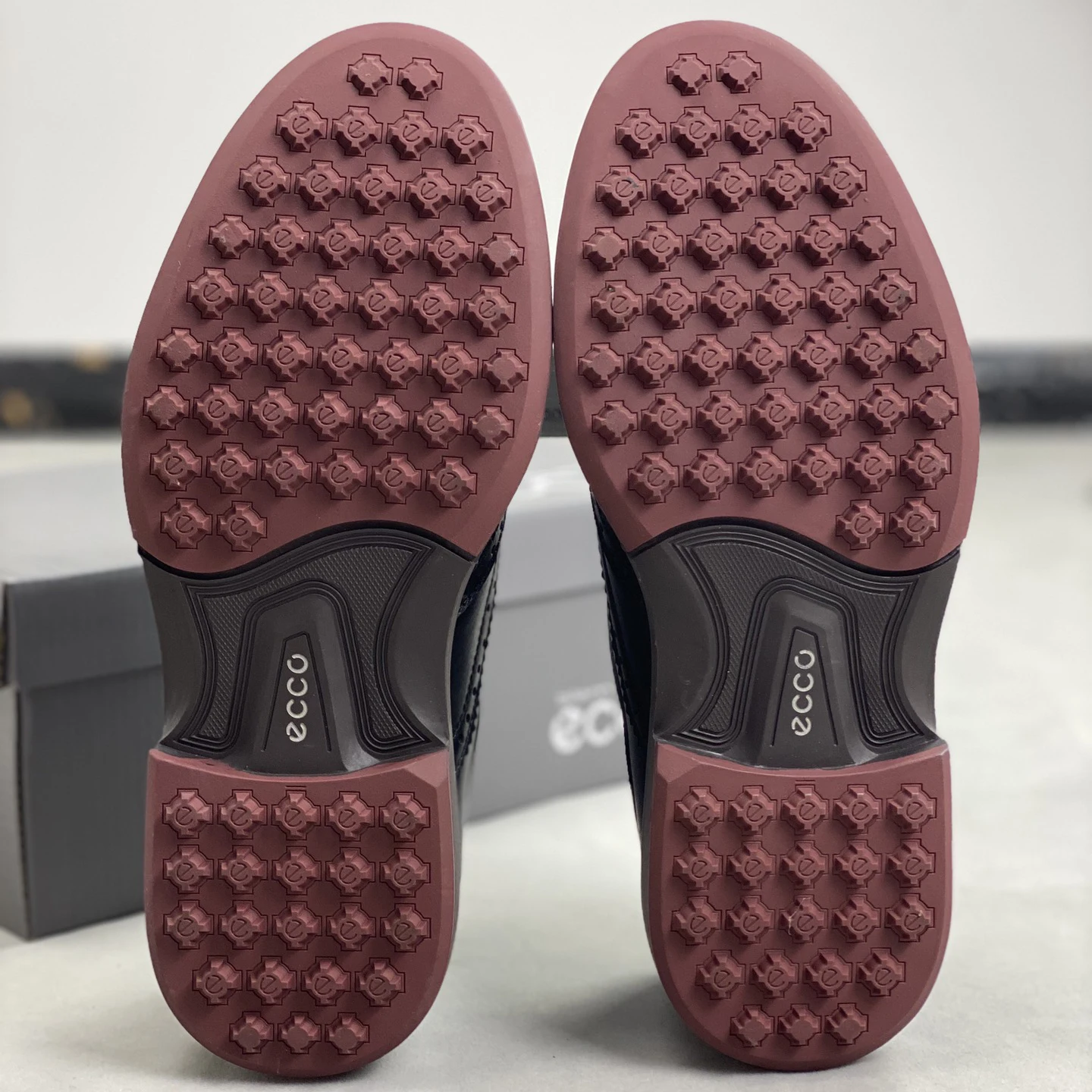 

British Korea Golf Shoes Brand Spikeless Golf Sneakers Trainers Golfing Shoes Comfortable Genuine Leather Golf Sneaker Boat Shoe