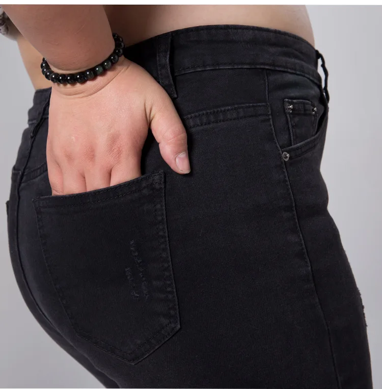Женские рваные джинсы до щиколотки черные штаны оверсайз большого размера