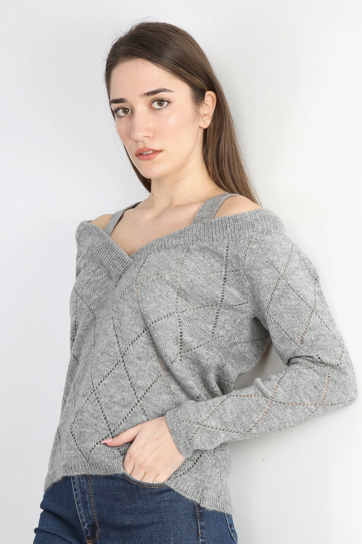 

STRAPPED WOMEN KNITWEAR SWEATER