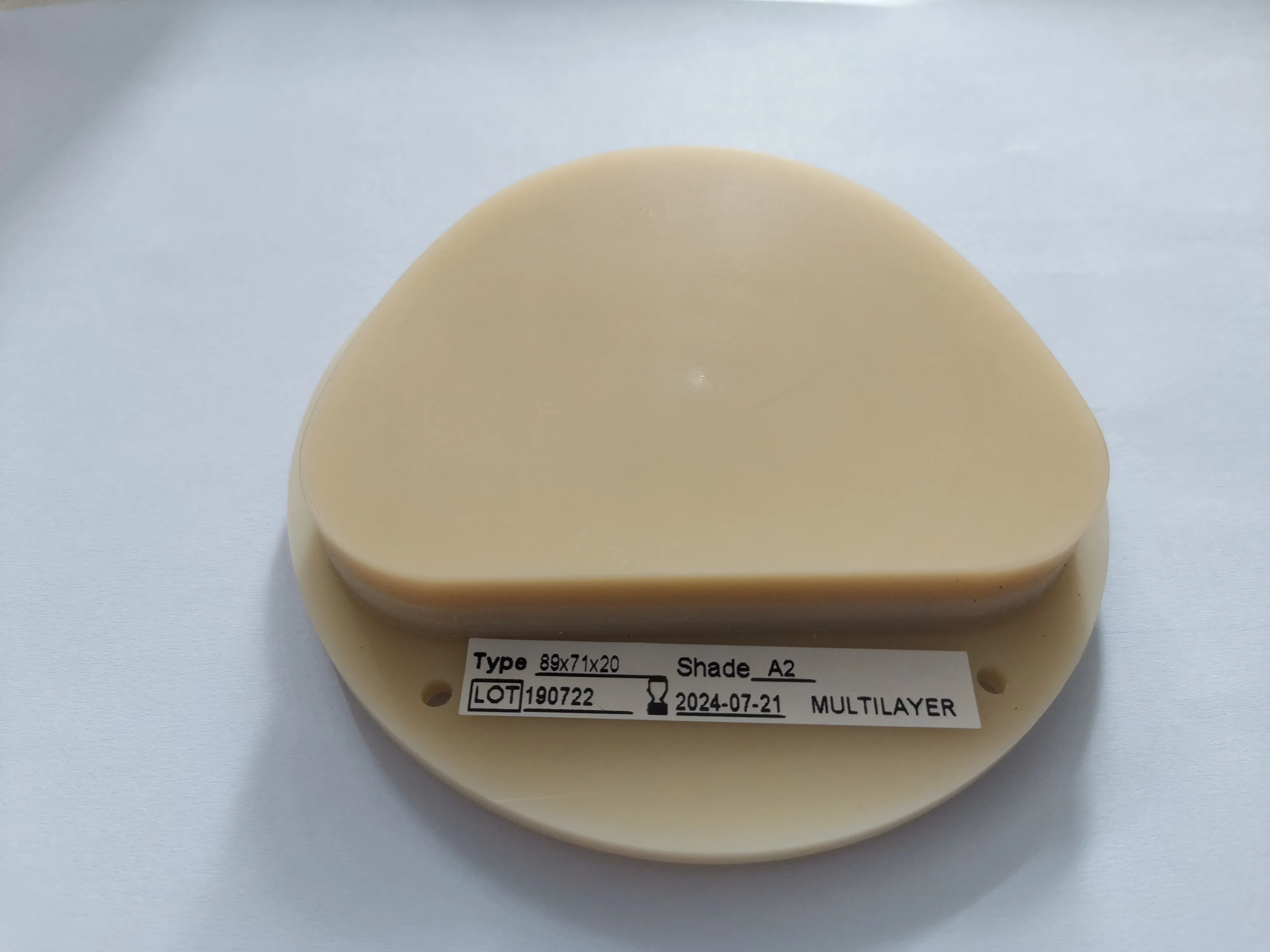 

5pcs vita 16 shades dental PMMA forAmann Girabbach system color A2/pink/clear for dental technician