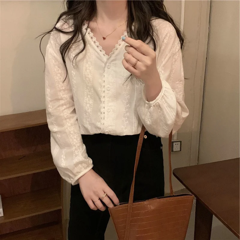 

Gentle Style White Shirt Women's Spring 2022 New Design Niche Chic Loose Bottoming Cardigan Top