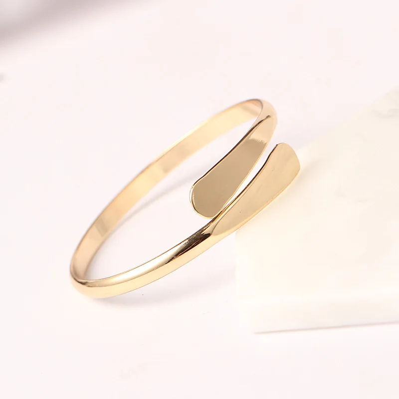 

Cross border network popular jewelry metal opening simple fashion bracelet Korean version small fresh versatile retro Bracelet