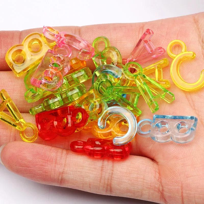 Бусины акриловые разноцветные в форме букв АБС 10-21 мм 30 шт.