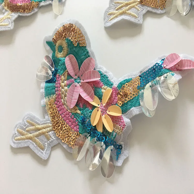 

2 шт./птица вышивка тканевые наклейки сшитые вручную блёстки персонализированные нашивки наклейки с отверстиями узор украшения одежды аксе...