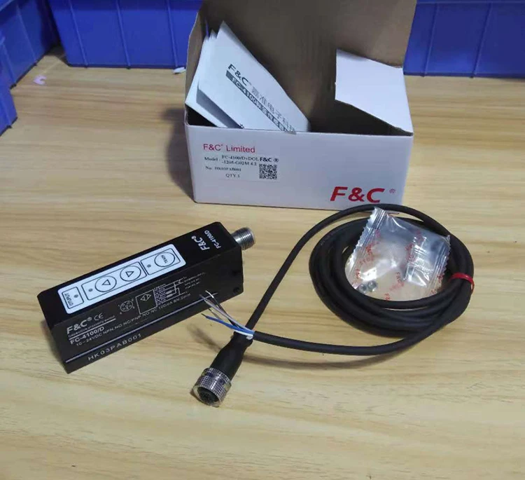 

Capacitive Fork sensor, Push-Button setting, Light/Dark NPN/PNP all in one, regardless colors and shiny surface GK14 /24L