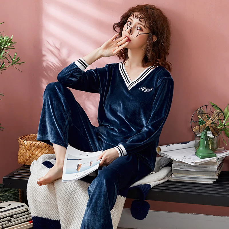 Женская мягкая бархатная Пижама с V-образным вырезом весенне-осенняя пижама