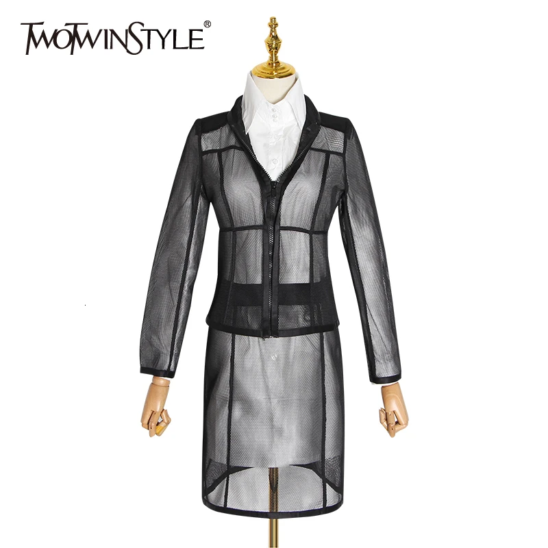 Женский костюм тройка TWOTWINSTYLE белый с отложным воротником и длинными рукавами