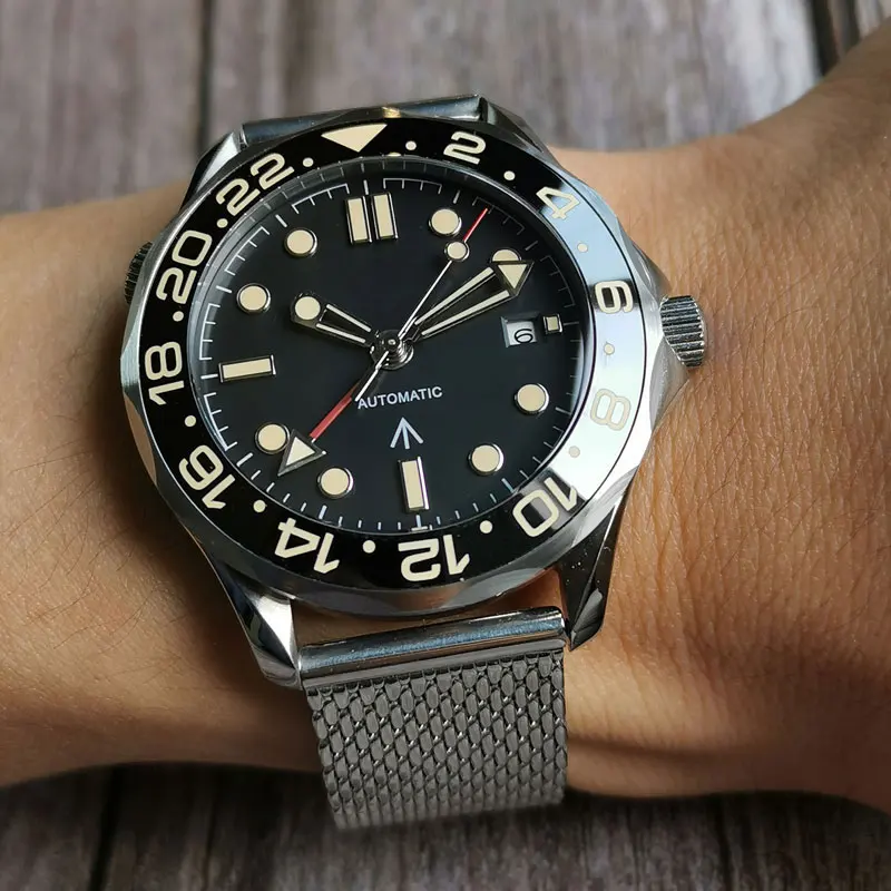 Мужские часы с черным циферблатом и сапфировым стеклом 41 мм | Наручные