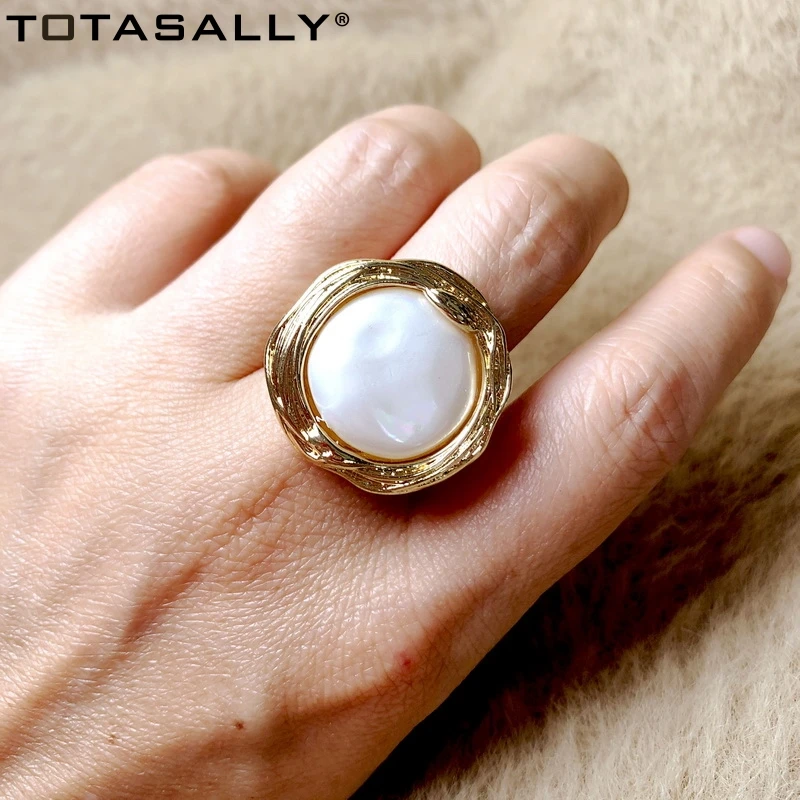 

TOTASALLY 2020 Brand New Finger Rings Women's Baroque Simulated Pearl Antique Top Rings Ladies Finger Jewelry Gifts Dropship