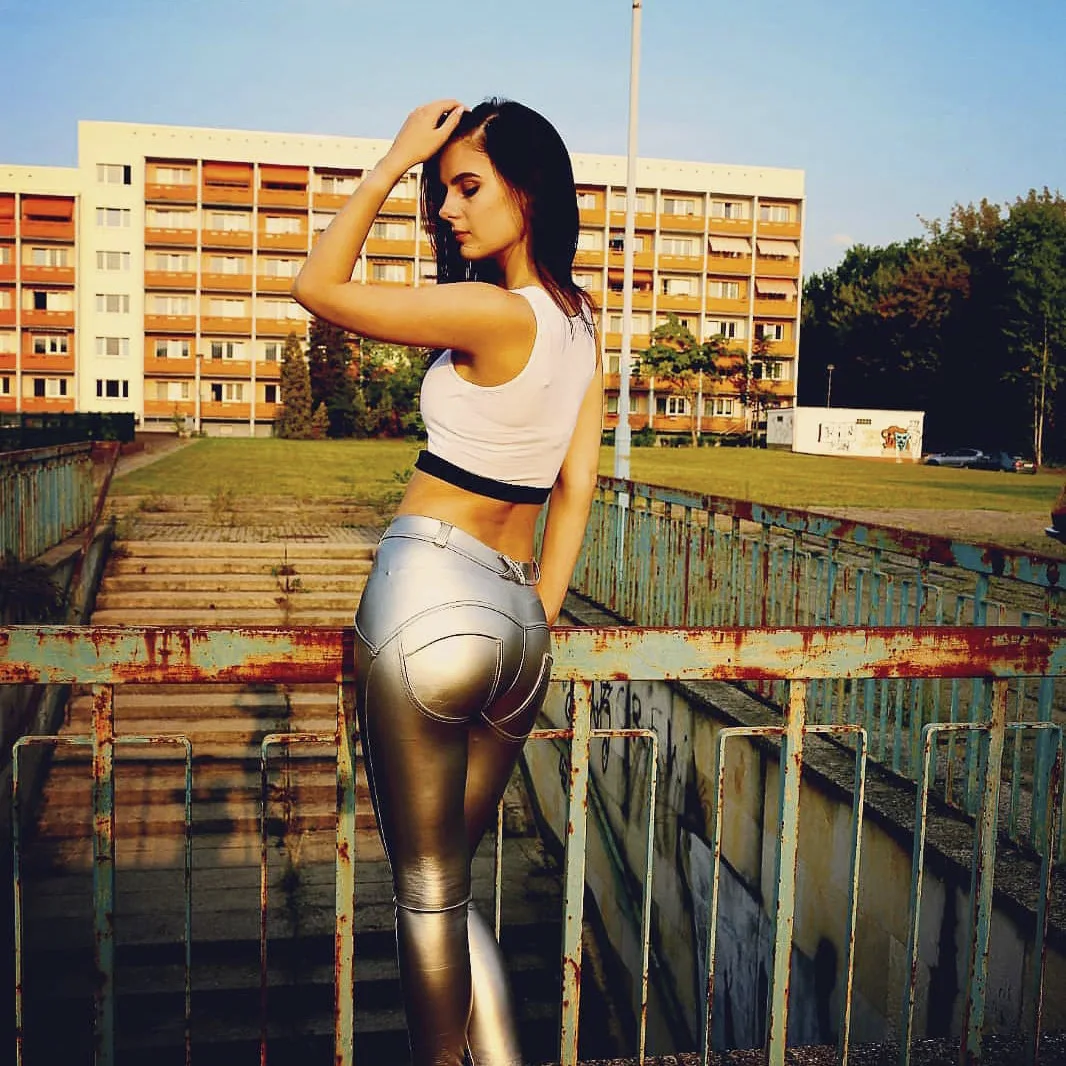 

Hot Sale Melody leather pants female 2021 new wearing waist tight leggings plus velvet pu fitness pants cross-border one