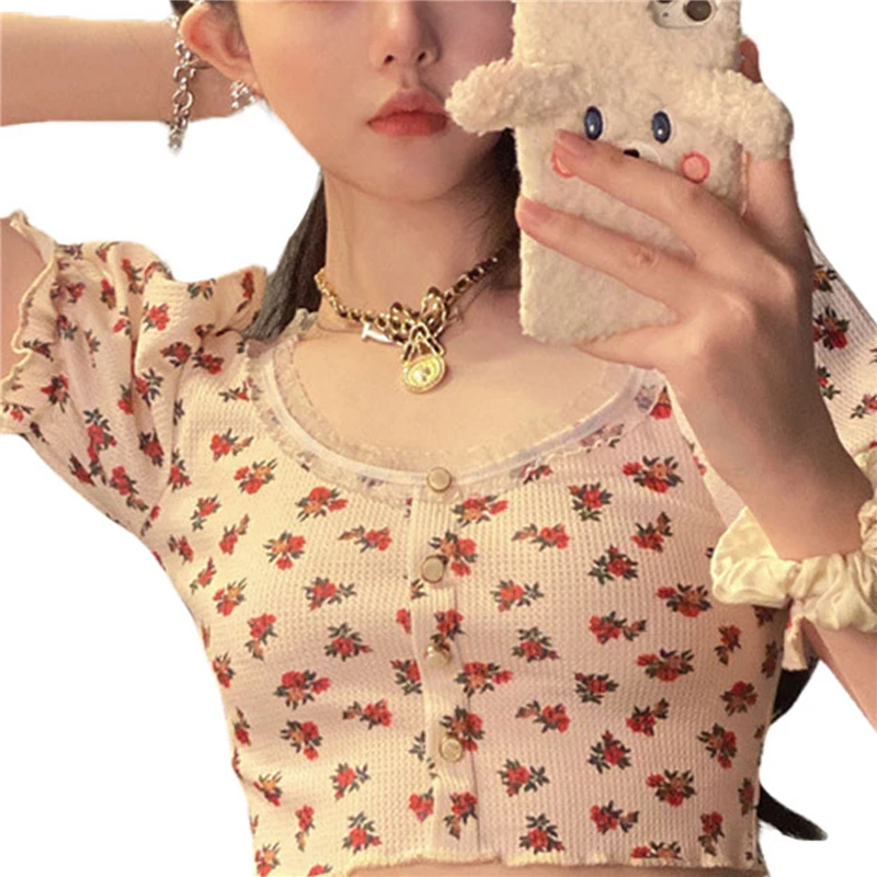 

2021 Fashion Trend Women Summer Floral Square Neck Short Puff Sleeves Button-Open Crop Tops T-shirts Tees with Lace Trim