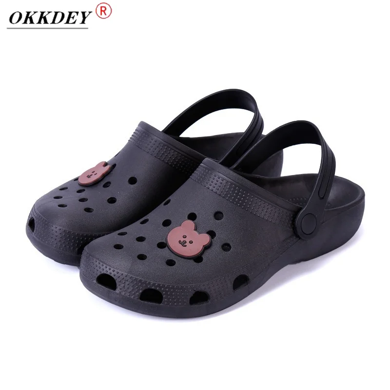 

2020 ladies slippers wedge slippers sandals student Nordic style hole shoes female non-slip cute girl heart Baotou beach sandals