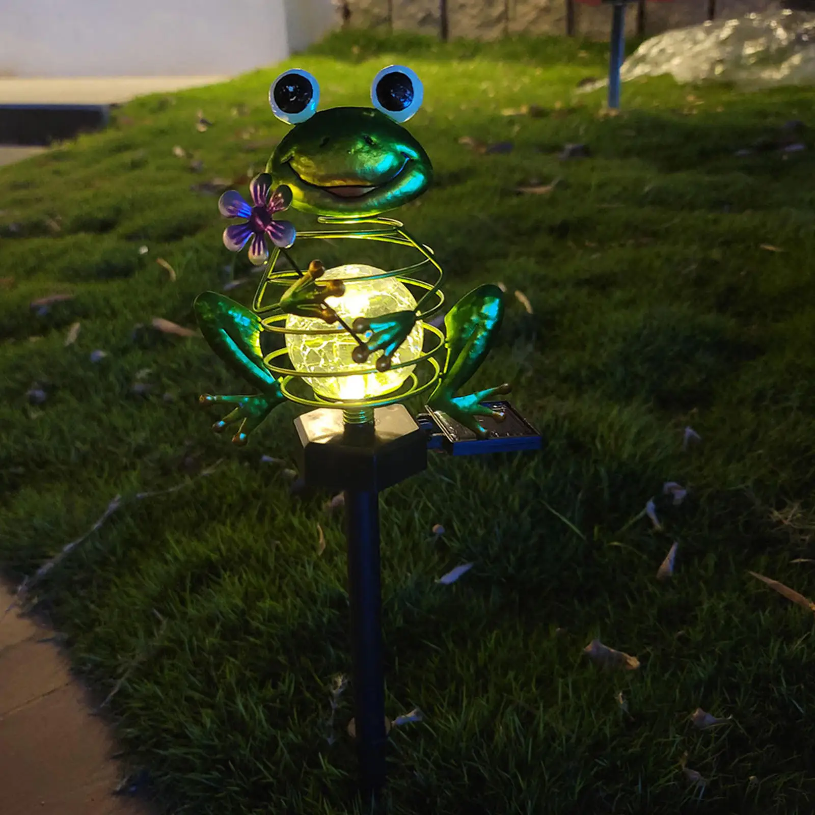 

Metal Solar Powered Frog Lights Outdoor Pathway Stake Art for Lawn Ornaments
