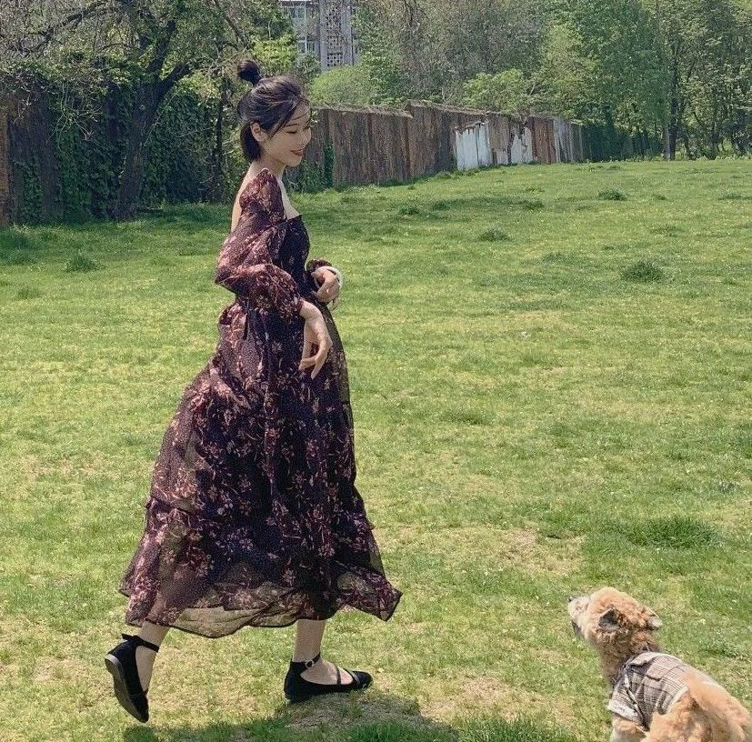 Длинное богемное платье с квадратным вырезом и открытой спиной в стиле бохо -