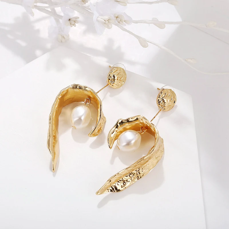

New Women Alloy Earrings Silver Color Irregular Style Pendientes Earrings 2021 Jewelry C Shape Earrings Pearl Long Drop Earrings