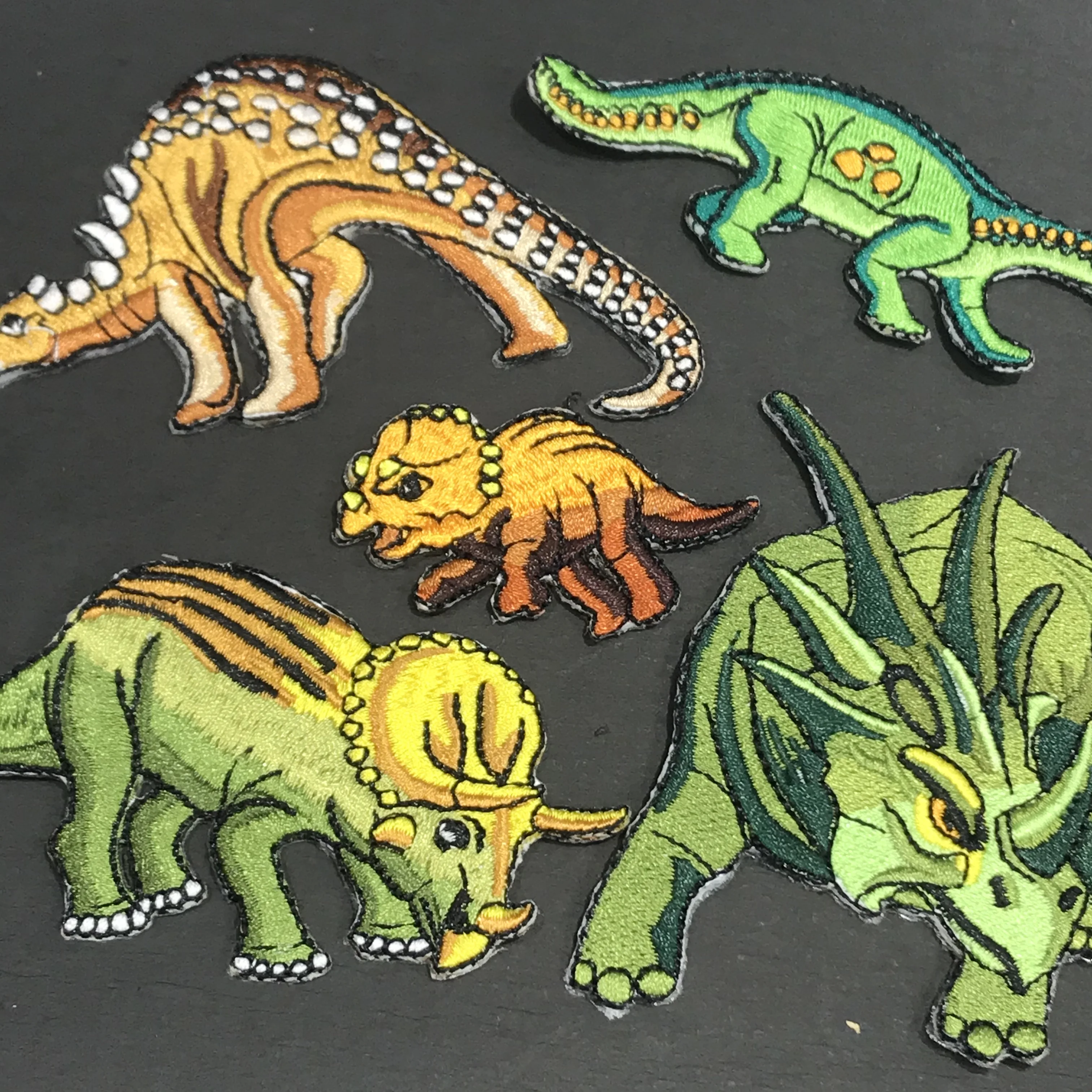 

5Pcs Animal Dinosaur Embroidery Sew On Patches Sewn Applique Badge Craft Embroidered DIY For Clothes Trousers Clothing Sticker