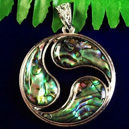 

Carved Tibetan Silver Wrapped Abalone Shell Round Pendant Bead for Girls Women Gift Lovely Jewelry SH387