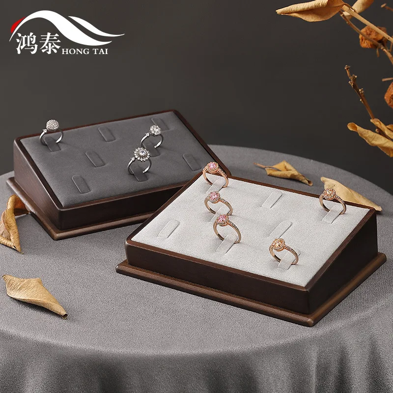 

Подставка для ювелирных изделий из массива дерева, креативный демонстрационный лоток для колец из черного ореха, дорожный держатель для юв...