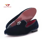 Мужские бархатные туфли на плоской подошве, с пряжкой в виде черепа