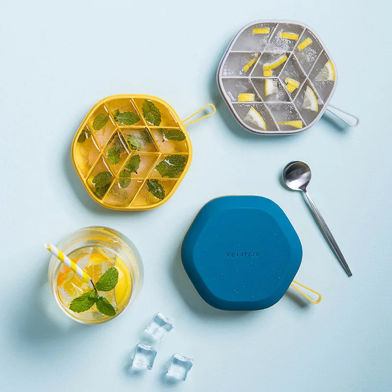 

Kitchen,Dining & Bar