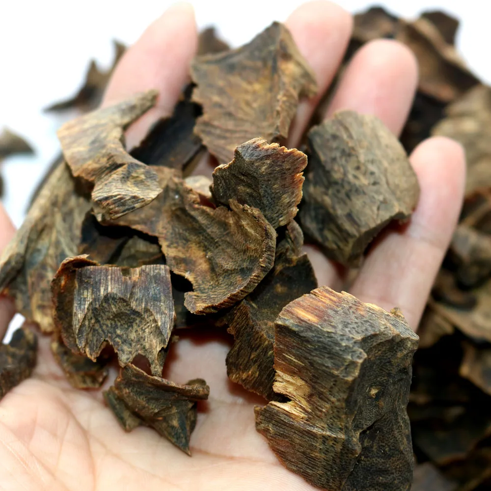 

Nine Regions Wholesale High Quality 100% Real Chinese Green Kynam Chips Qinan Full resin Oil sinking kyara kinam aromatic incens