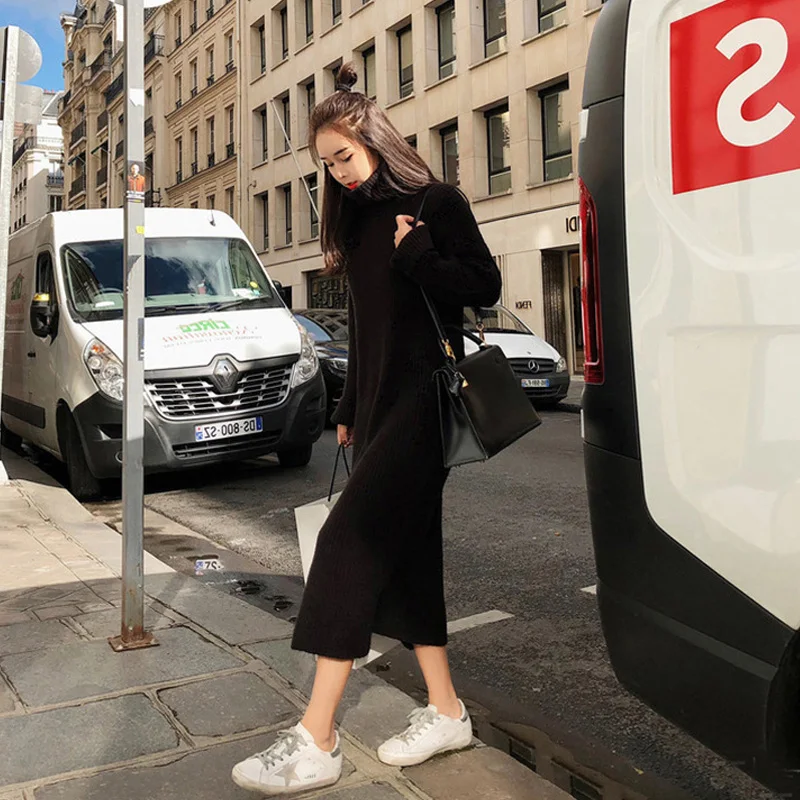 Трикотажное платье-свитер с высоким воротником соблазнительные женские