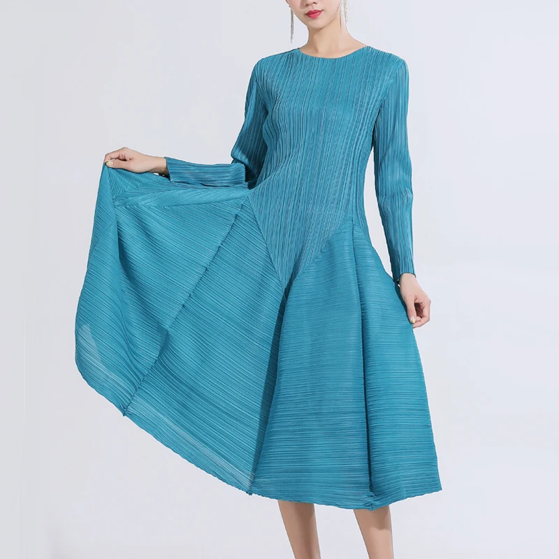 

Spring and summer Europe and the United States Miyake large hem long-sleeved pleated dress female was thin waisted swing dress